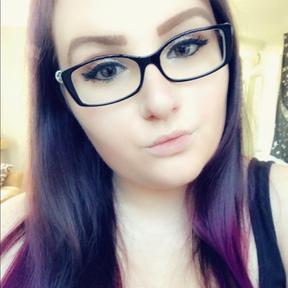 Meet your posher! - Picture 4 of 4